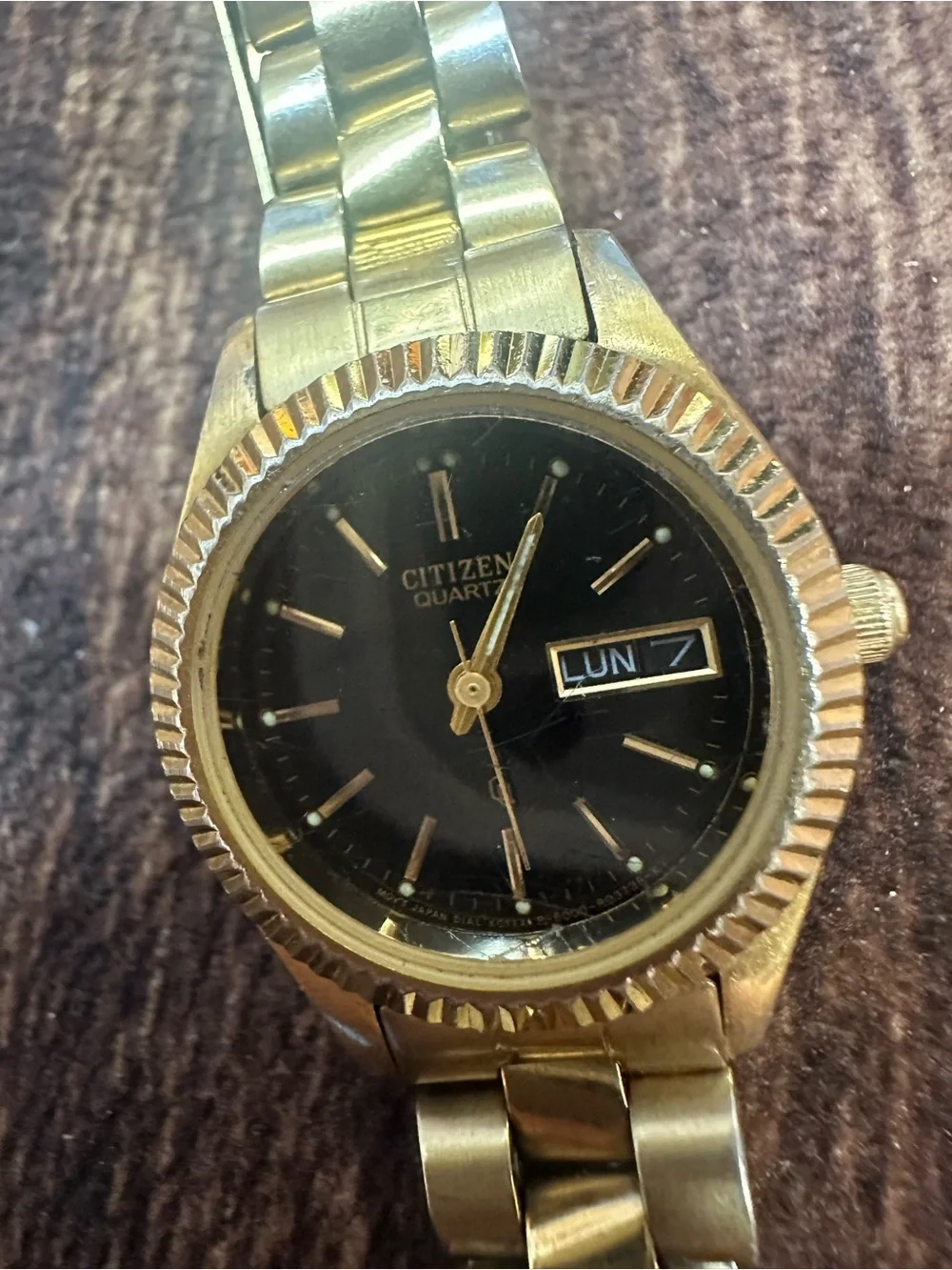 Vintage Citizen Gold-Tone Men’s Quartz Watch with Black Dial